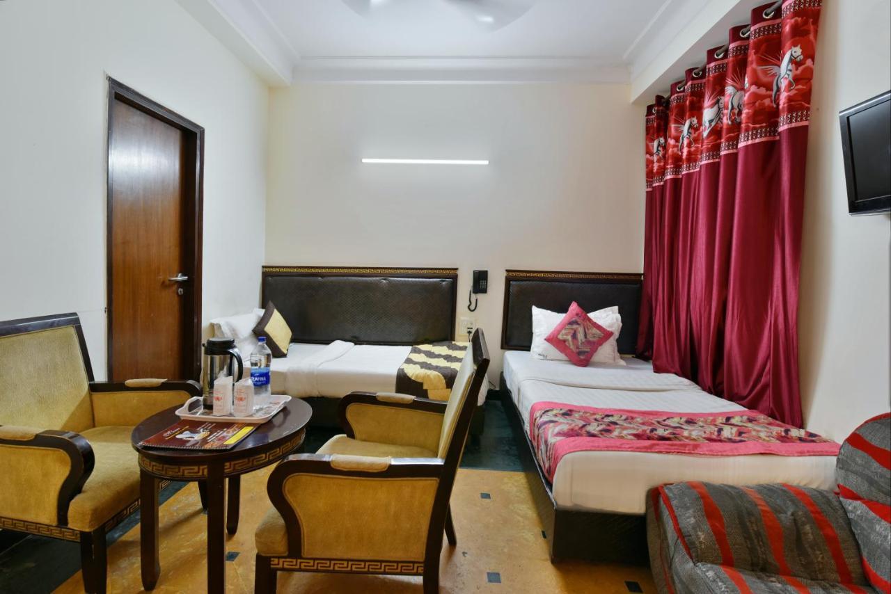 Hotel Revels By A1Rooms Yeni Delhi Dış mekan fotoğraf