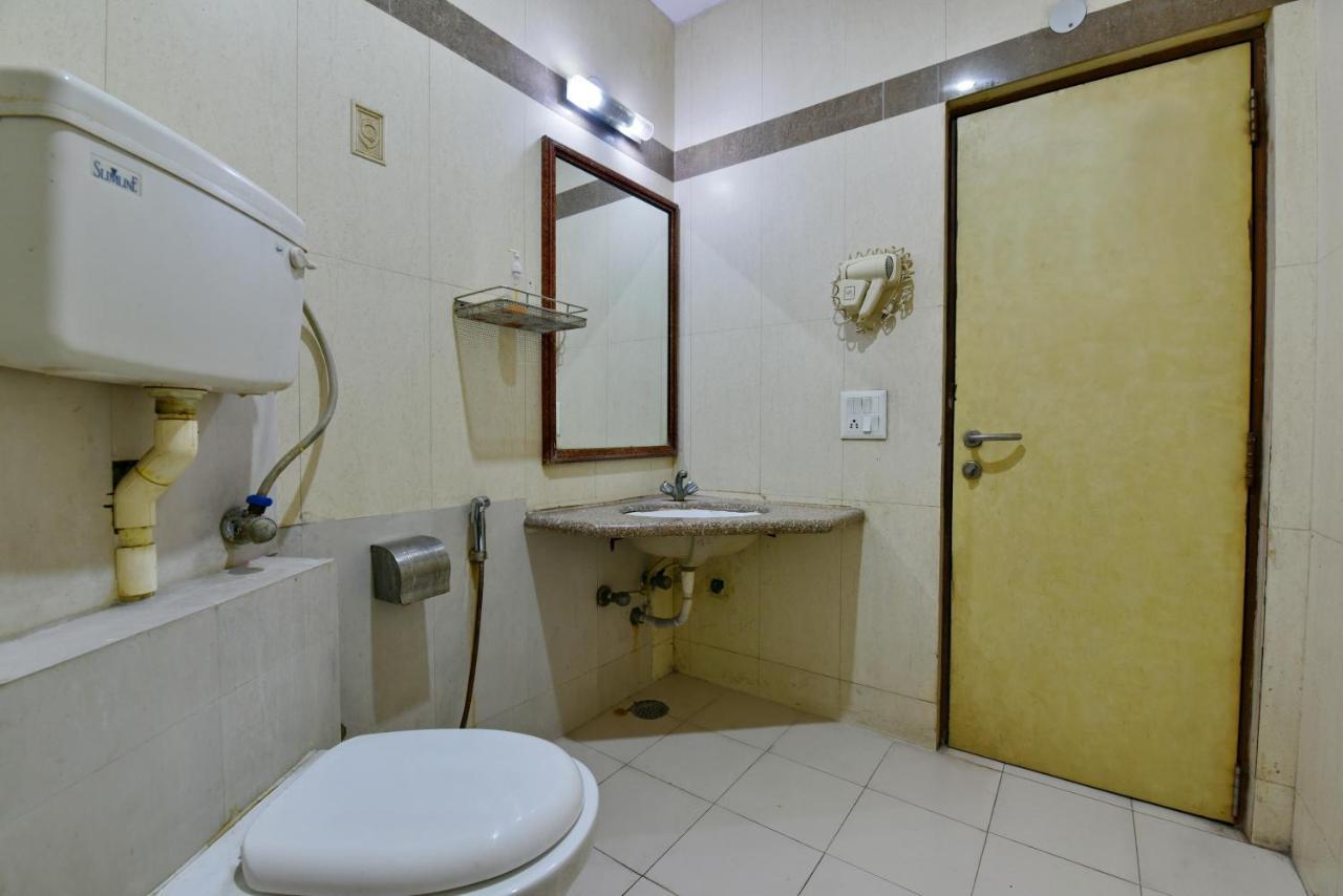 Hotel Revels By A1Rooms Yeni Delhi Dış mekan fotoğraf