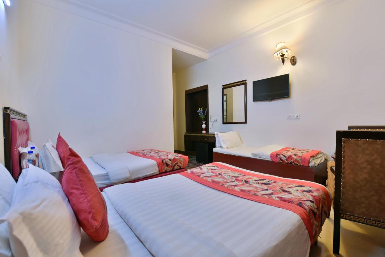 Hotel Revels By A1Rooms Yeni Delhi Dış mekan fotoğraf